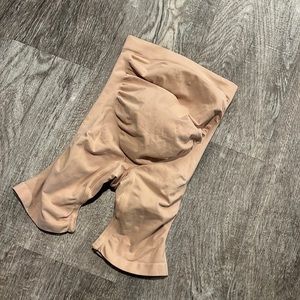 Skims maternity sculpting shorts